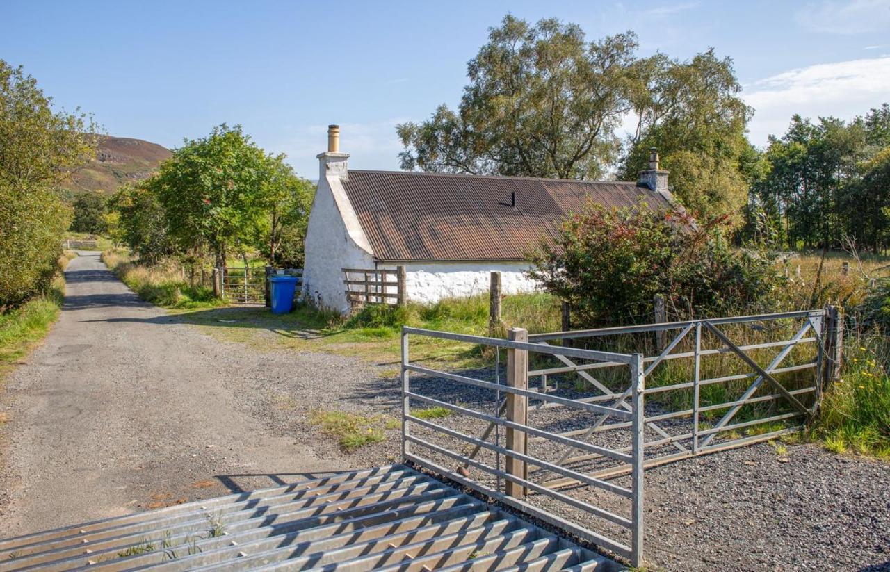 Half Of 12 Camustianavaig Villa Camastianavaig Exterior photo