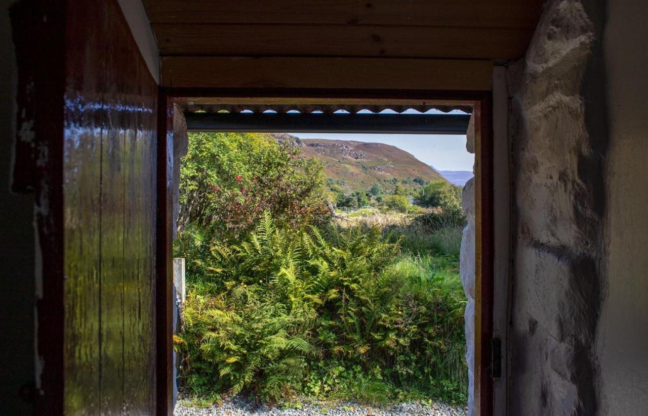 Half Of 12 Camustianavaig Villa Camastianavaig Exterior photo